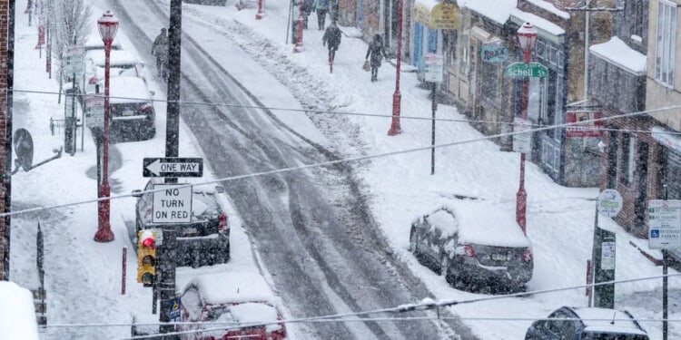 Several Major Northeastern Cities Across I-95 Corridor Could Be Impacted By Snow Over Holiday Weekend