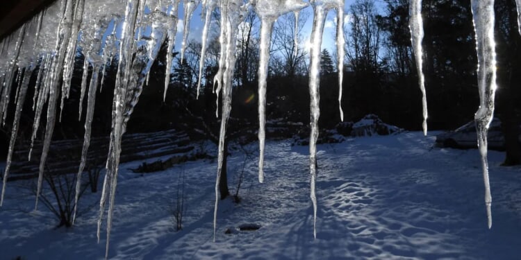 Southern Cities On Alert As Possibility Of Powerful Winter Storm Could Set Up Blast Of Ice, Snow