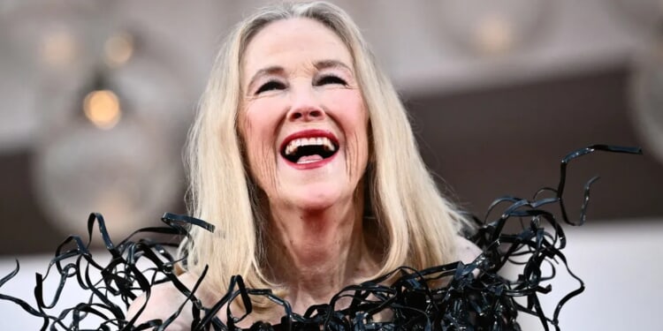 Stars, Politicians React To Catherine O’Hara’s Sudden Death
