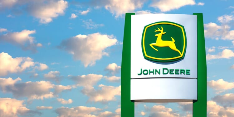 Trump Announces John Deere to Build $70 Million Excavator Factory in North Carolina [WATCH]
