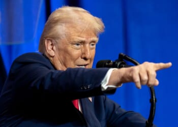 Trump Contacts Elizabeth Warren After She Criticizes His Economic Record [WATCH]