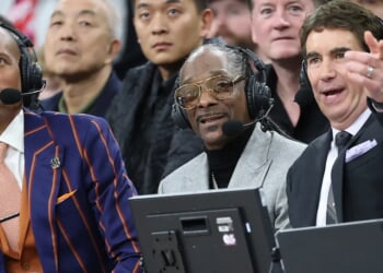 Warriors’ Steve Kerr Has Grade-A Crashout In Scene That Was Made Golden By … Snoop Dogg?