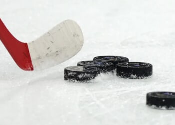 Youth Hockey Players Get Into Wild Royal Rumble-Style Brawl With Not A Single Referee Breaking Things Up