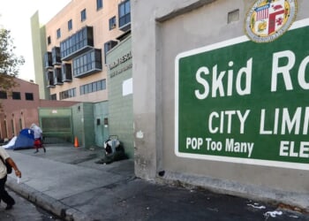 Pookie Pipes and Butcher Knives: Skid Row Residents Tell Officials They’re Killing People