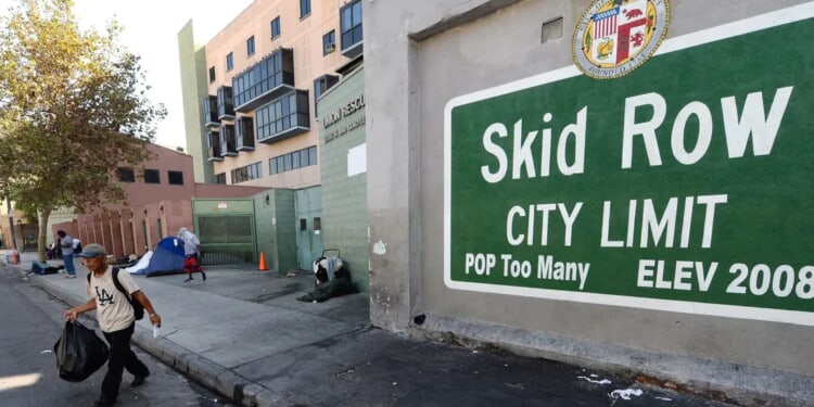 Pookie Pipes and Butcher Knives: Skid Row Residents Tell Officials They’re Killing People