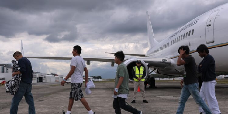 Judge strikes down key part of Trump's deportation policy