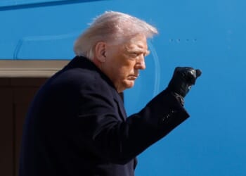 Trump wades into Texas primary, but doesn't endorse candidate