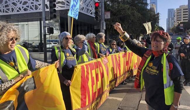 Client Defiance Makes PETA Look Rational in ALL CAPS Rant – Twitchy