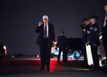 EPIC Post Breaks Out the Puppets and Crayons to Explain War Powers Act to Mouth-Breathing Democrats – Twitchy