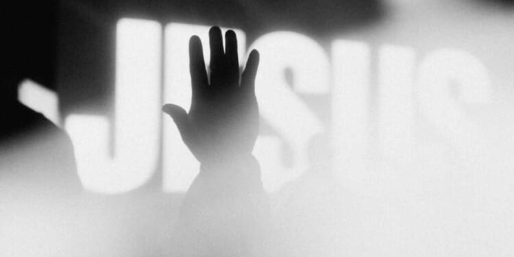 Here’s the Percentage of Churchgoers Who Actually Read the Bible Daily – Faithwire