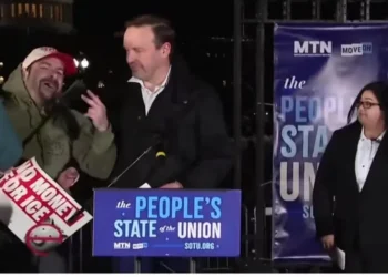 MoveOn’s Tiny Anti-SOTU Has Hecklers Louder Than The Whole Tiny Crowd