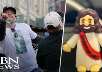 Seahawks GM Throws Surprise Jesus Figurines Into Crowd at Super Bowl Parade – Faithwire