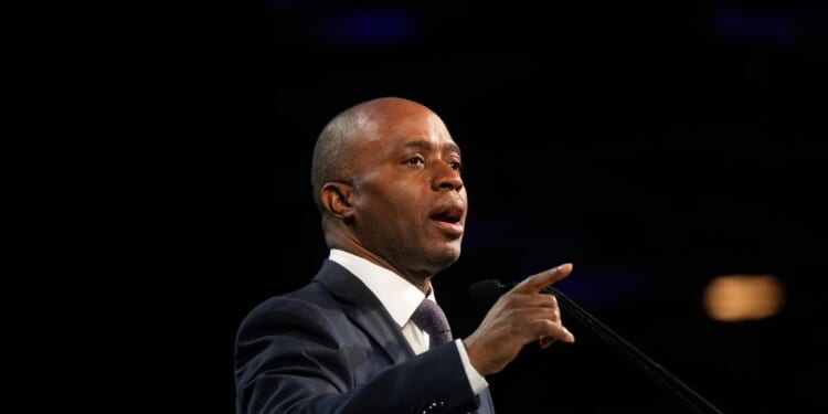 Fearing GOP upset, top California Democrat urges lagging candidates for governor to drop out of race