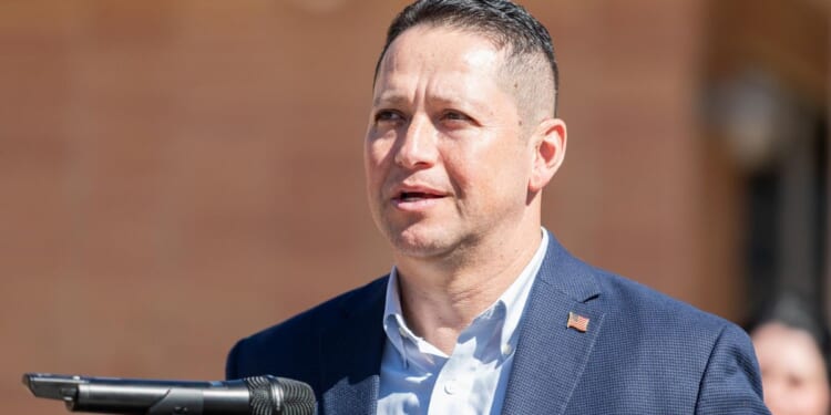 House GOP leaders ask Gonzales to drop reelection bid after confession of affair with staffer
