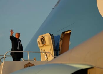 Trump visits Ohio and Kentucky to downplay war’s effect on economy and target a top GOP antagonist