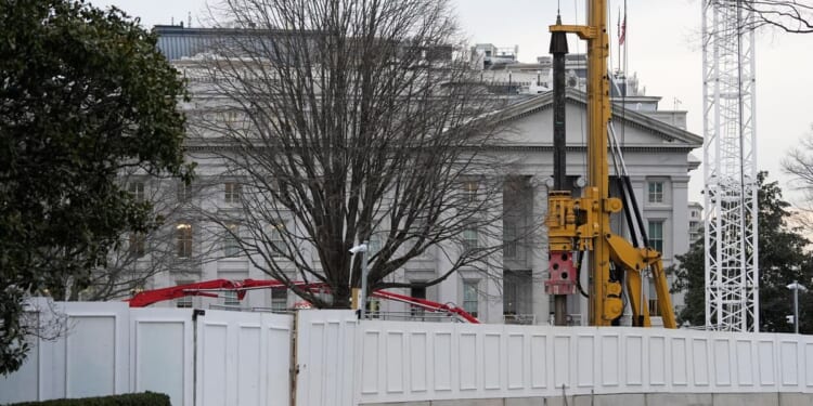 White House offers to let judge overseeing East Wing case tour construction site