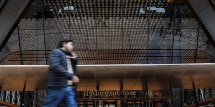 Trump Proposal Loosens Recession-Era Bank Regulations