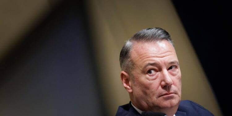 ICE bars staffer for Democratic representative from visiting detainees