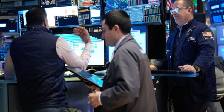 High oil prices knock down stocks and erase Wall Street’s hopes for a cut to interest rates