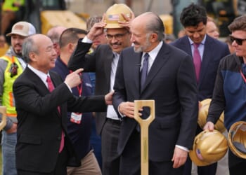 Trump officials announce 10-gigawatt data center, gas plants for former Ohio uranium site