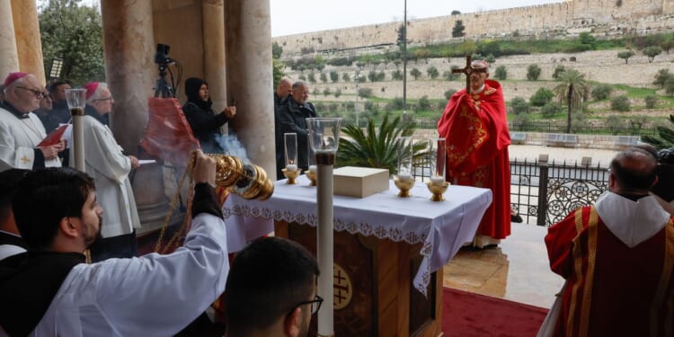 Israel apologizes, grants access to Catholic leaders after blocking them from church on Palm Sunday