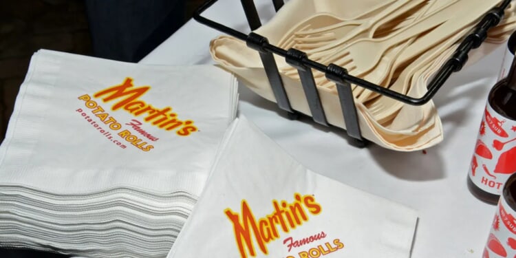 Colorado Democrats Want To Ban Restaurants From Putting Napkins In Your Delivery Order