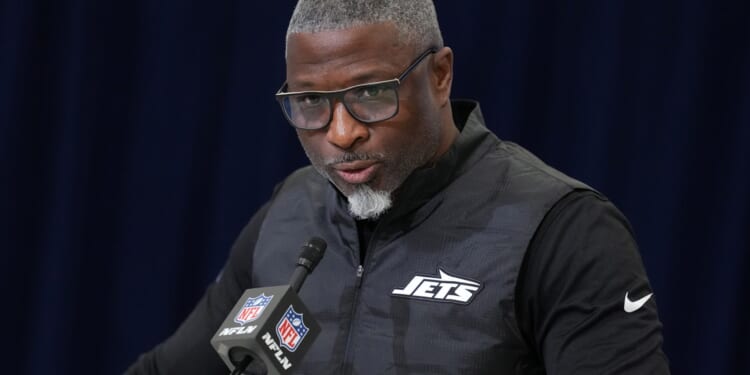 Aaron Glenn Says Geno Smith Is “Our Guy” as Jets Make It Official at NFL Meetings in Phoenix, AZ