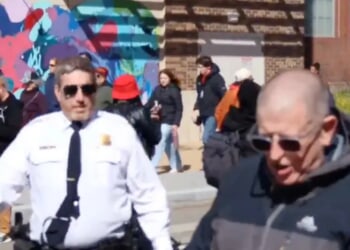 Anti-Trump Protesters Scream ‘Abolish The Police’ As Cops Assist Their March Through DC