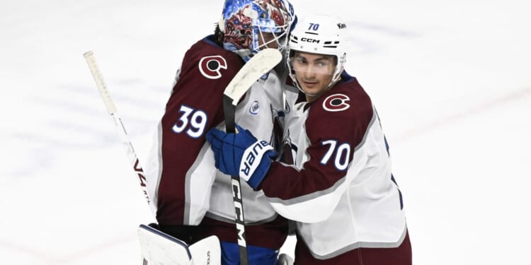 Avalanche Clinch First Playoff Berth With a 4-1 Win Over Blackhawks