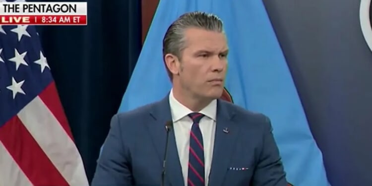 Daily Caller Reporter Presses Pete Hegseth To Define Objectives For Iran War