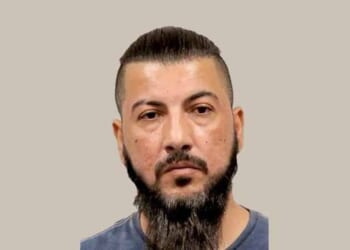 Gun-Toting Man Wearing Tactical Gear Sneaks Into Texas Elementary School – Twitchy