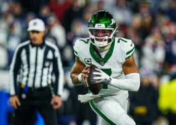 Jets Deal Justin Fields to Chiefs for 2027 Pick, Mahomes ACL Rehab Forces Kansas City to Stock the Room