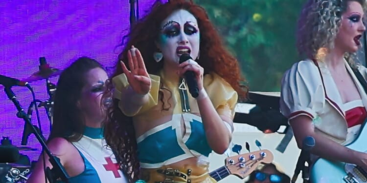 Jude Law’s Daughter’s Mother Details Incident [WATCH]