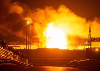 Massive Fire Breaks Out At Texas Oil Refinery After Reported Explosion