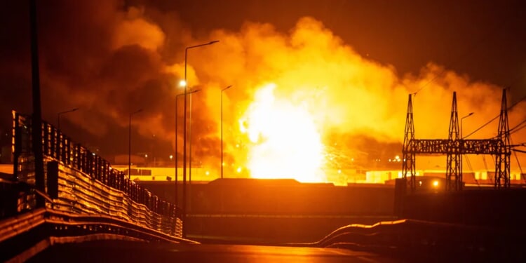 Massive Fire Breaks Out At Texas Oil Refinery After Reported Explosion