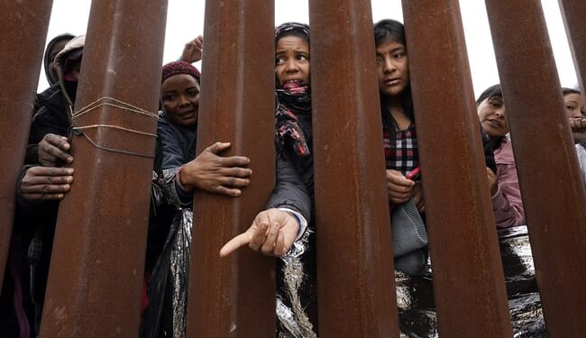 Members of SCOTUS Open to Turning Away 'Asylum Seekers' at Southern Border – Twitchy