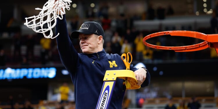 Michigan Crushes Tennessee 95-62 to Reach First Final Four Since 2018 Behind Yaxel Lendeborg’s Midwest Takeover