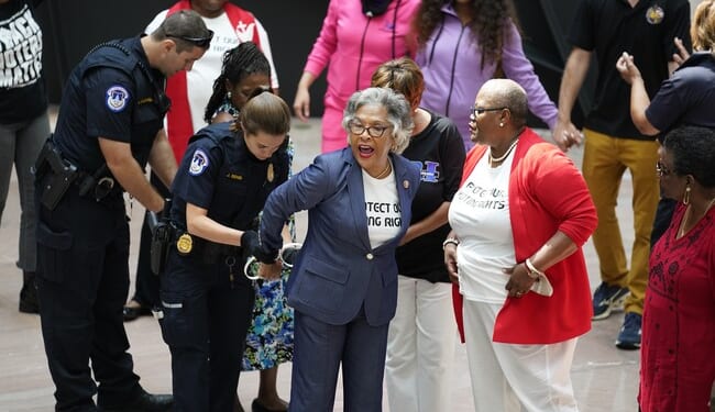 Ohio Democrat Sues Trump for Exclusion — Invitation Was in Her Spam All Along – Twitchy