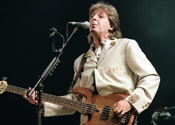 Paul McCartney Draws Hollywood Elite, Bans Phones at Exclusive Los Angeles Show [WATCH]