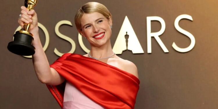 ROOKE: Irish Actress Used Oscars To Promote Something Completely Foreign To Hollywood Celebrities