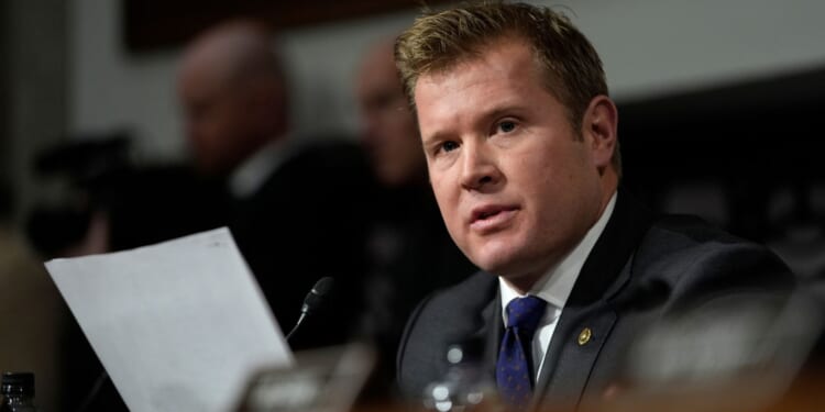 Sen. Tim Sheehy Jumps in to Help Police with Rowdy Hearing Protestor, Breaks Marine's Arm [WATCH]