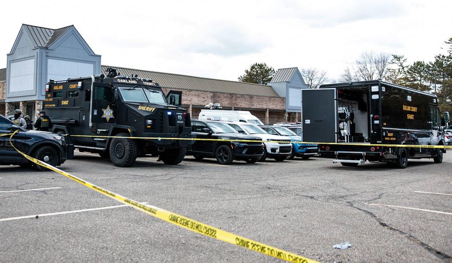 Police respond to scene of a shooting at Temple Israel in West Bloomfield, Mich., on Thursday, March 12 2026. (Jacob Hamilton/Ann Arbor News via AP)
