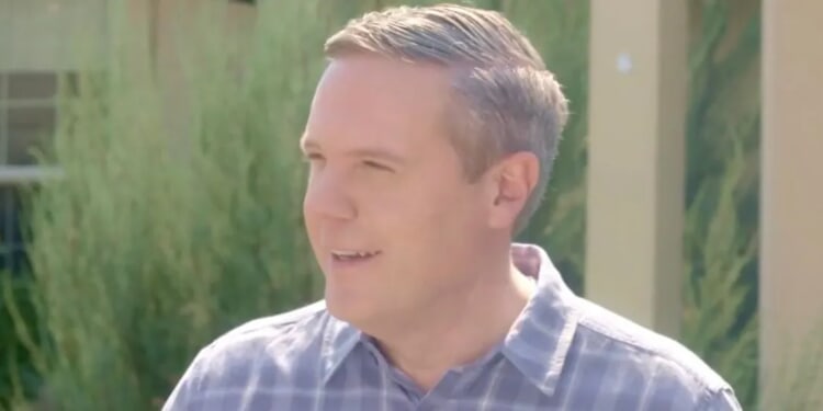 Trump Reendorses ‘RINO’ Congressman He Unendorsed Less Than A Month Ago