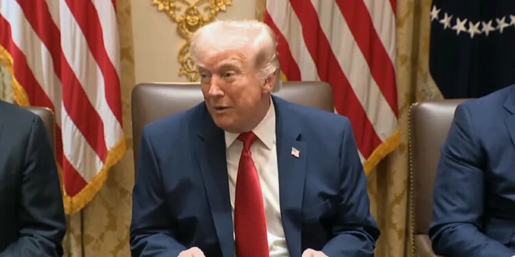 Trump Reveals ‘Very Big Present’ Iran Just Gave US During War Negotiations