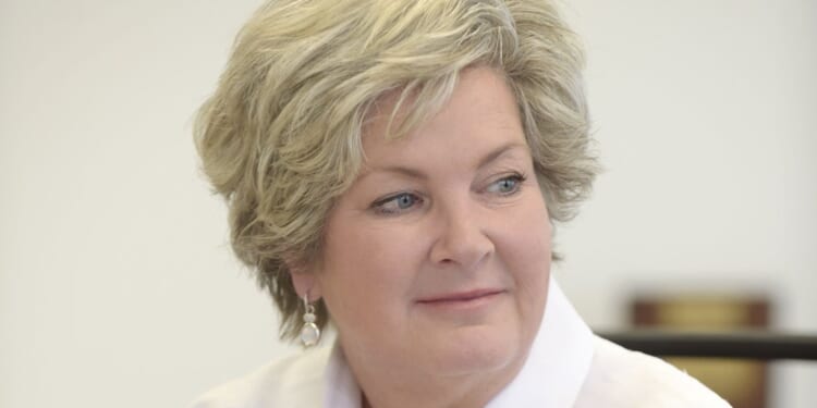 Trump's Chief of Staff Susie Wiles Diagnosed with Early-Stage Breast Cancer [WATCH]