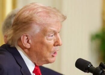 US Lost Jobs In February, Showing Weaker Economy Than Expected