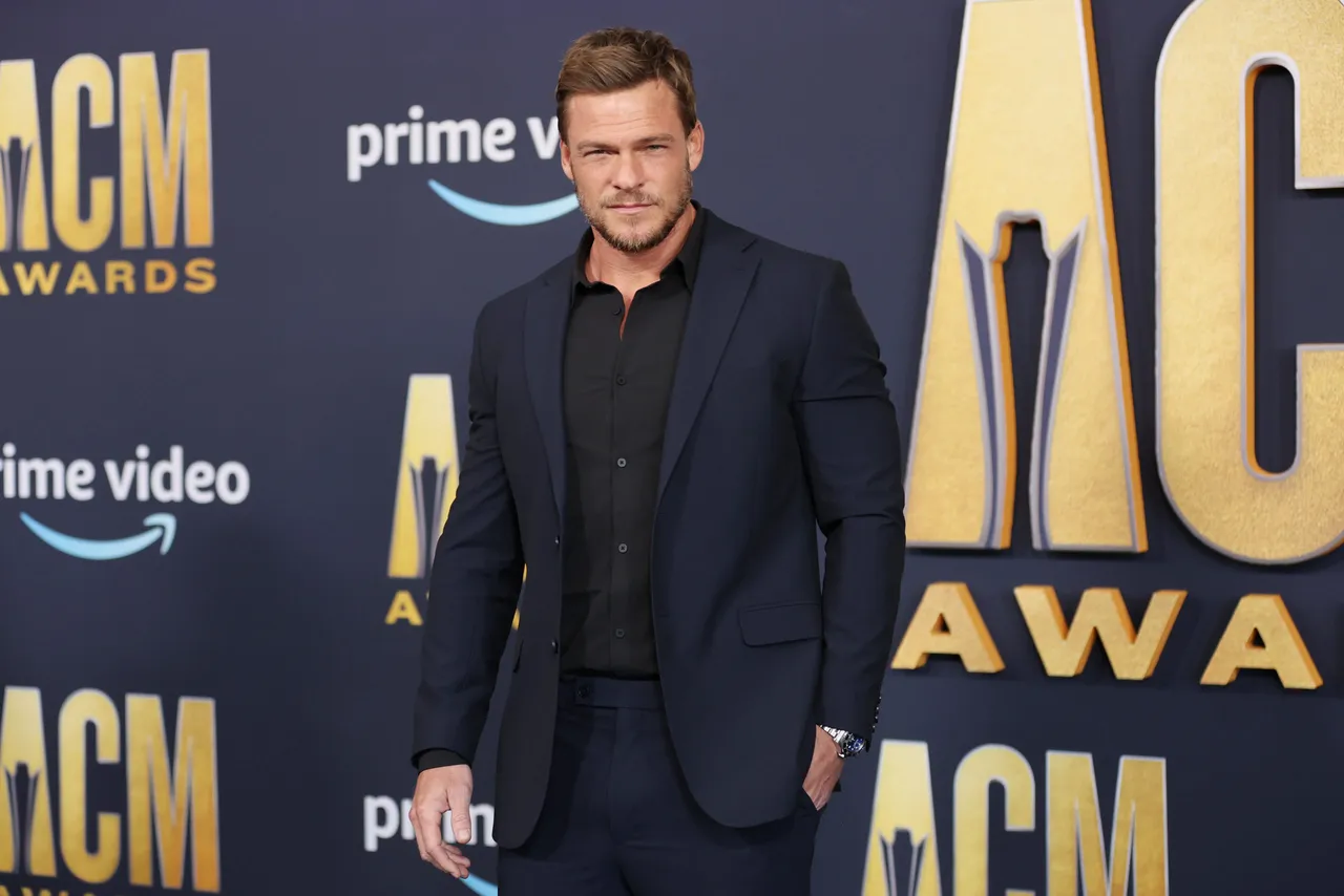 LAS VEGAS, NEVADA - MARCH 07: Alan Ritchson attends the 57th Academy of Country Music Awards at Allegiant Stadium on March 07, 2022 in Las Vegas, Nevada. (Photo by Mike Coppola/Getty Images)