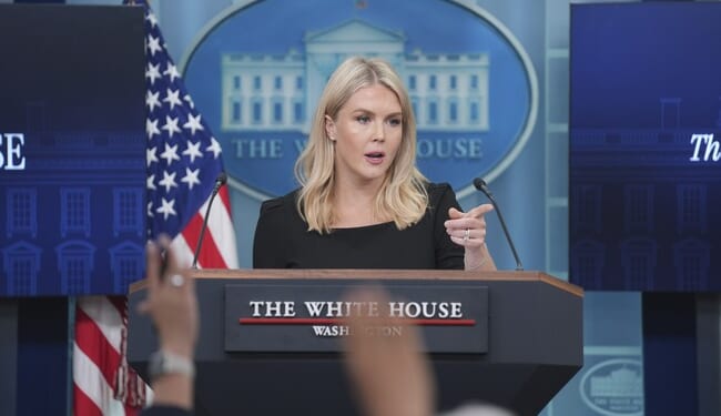 Viral Close-Up of Karoline Leavitt Triggers Outrage Cycle Over Press Sec – Twitchy