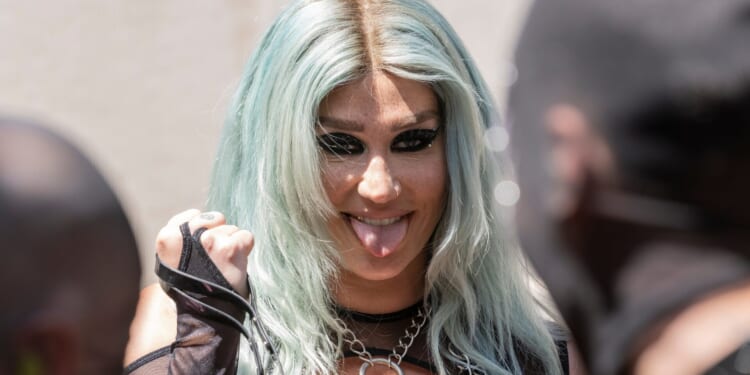 White House Fires Back After Pop Singer Kesha Demands Her Music Be Removed [WATCH]