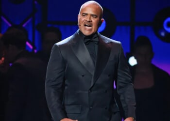 ‘Hamilton’s’ Christopher Jackson Flubs Up National Anthem Prior To New York Mets’ Opening Day